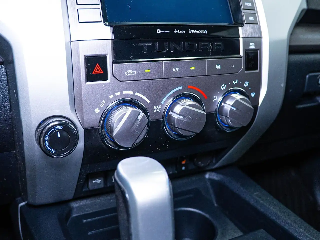 Toyota Tundra photo Toyota Tundra
