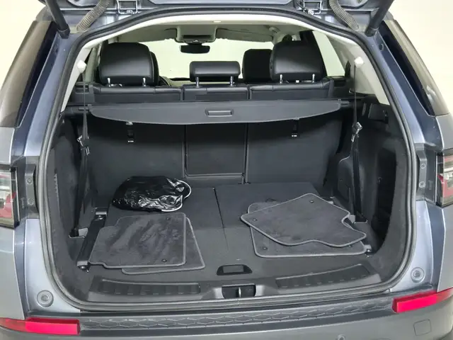 Land Rover Discovery Sport view 13