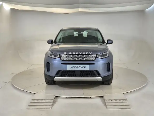 Land Rover Discovery Sport view 8
