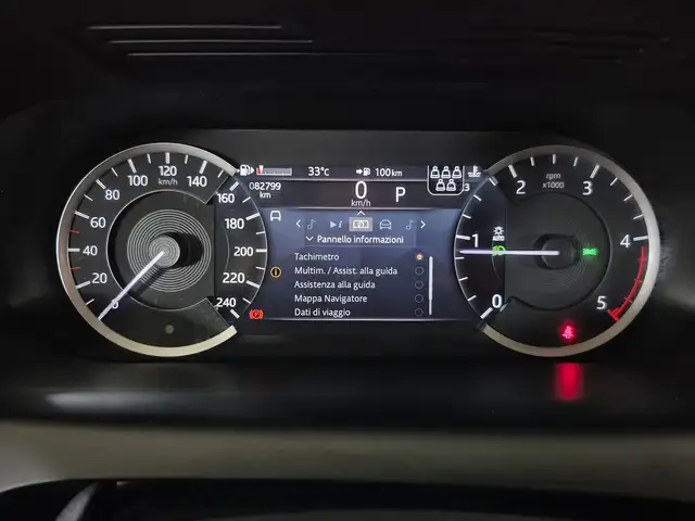 Land Rover Discovery Sport view 14