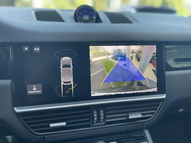 Porsche Cayenne view 11