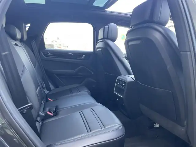 Porsche Cayenne view 5