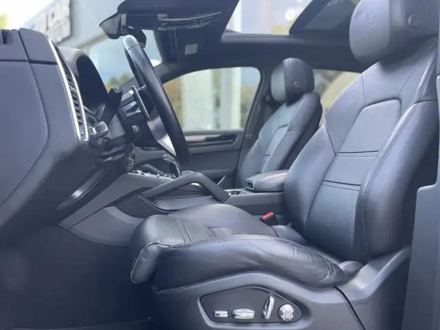 Porsche Cayenne view 7