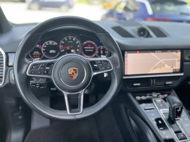 Porsche Cayenne view 8