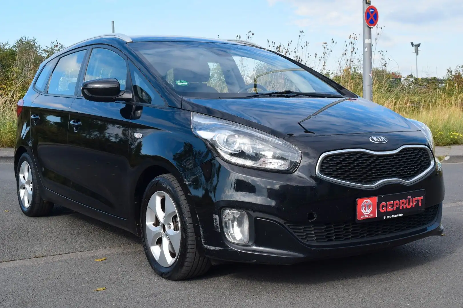 Kia Carens or Rondo Edition 7, 7-Sitzer, Klima, Schwarz - 2