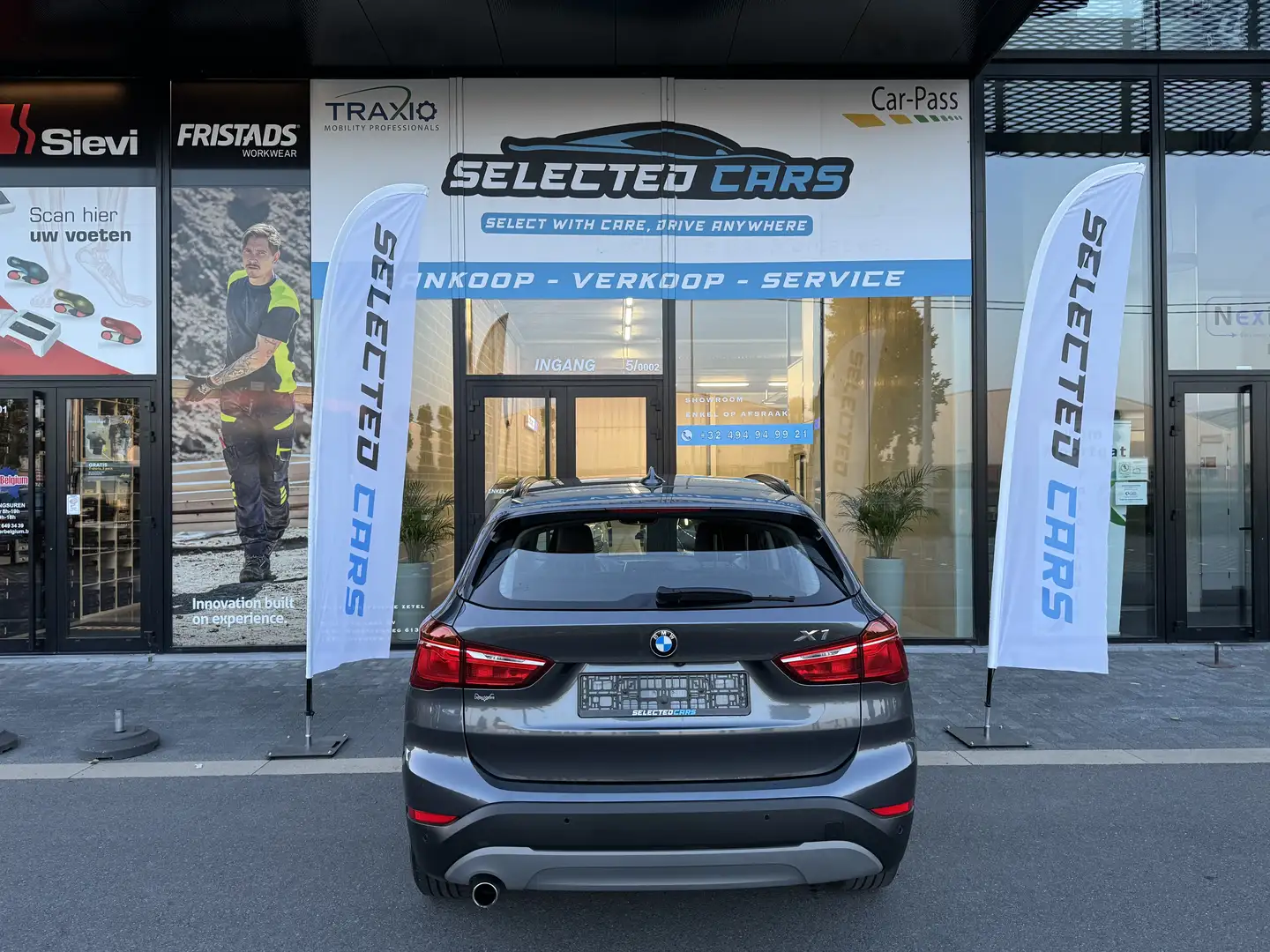 BMW X1 sDrive18i Aut. xLine Gris - 2