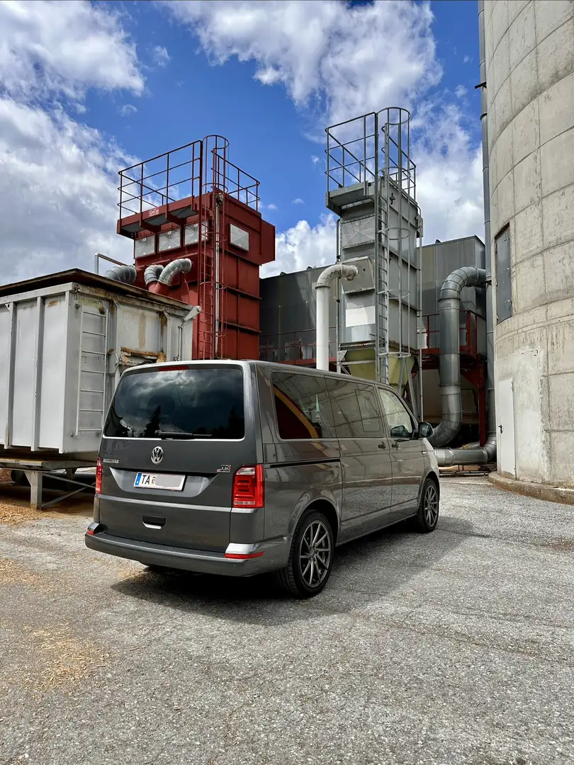 Volkswagen T6 Multivan 2,0 TDI 4Motion DSG LED Grau - 2