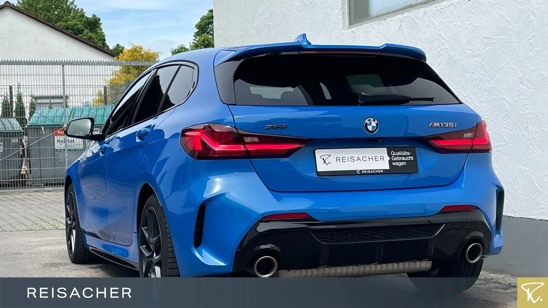 BMW 135 i A xDrive LCProf M-Sitze HUD Pano adaptLED Bleu - 2