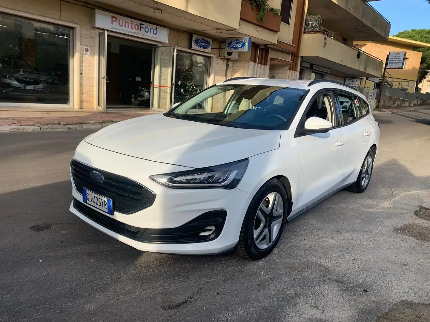 Ford Focus Focus V 2022 SW SW 1.5 ecoblue Business 120cv auto Bianco - 1