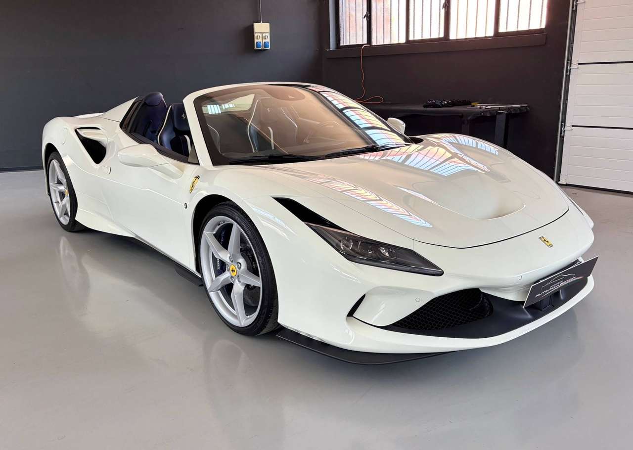 Ferrari F8 Spider IVA ESPOSTA-ATELIER-APPROVED
