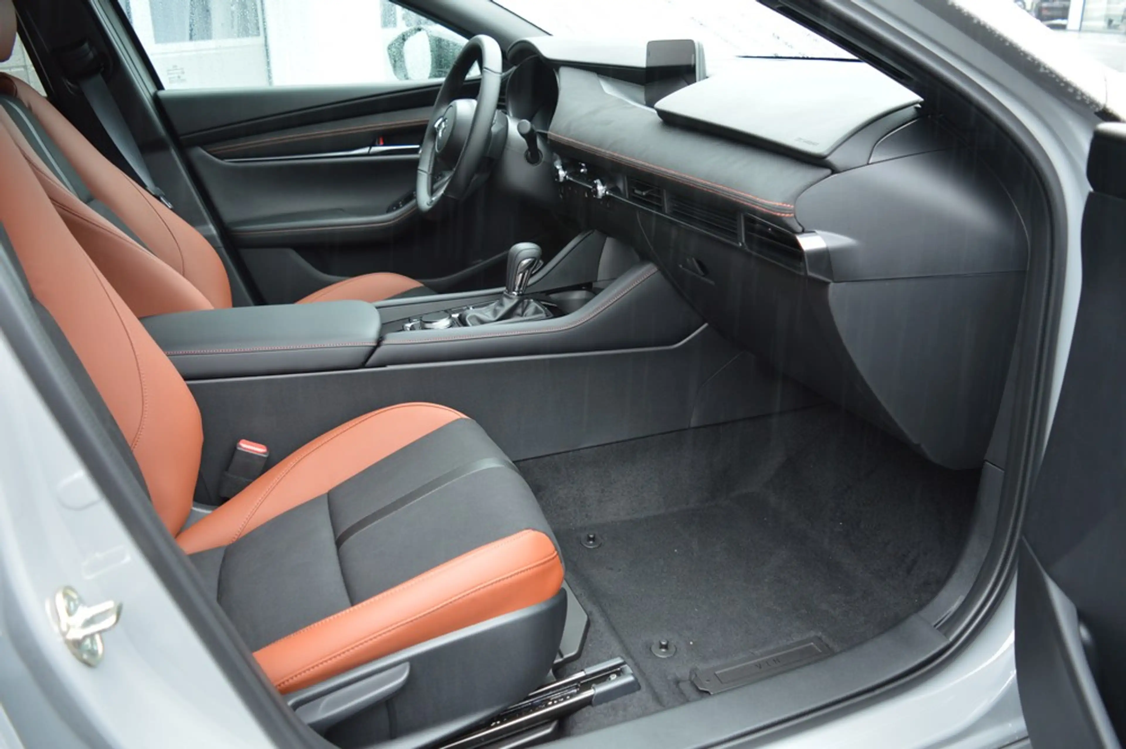 Mazda 3 e-SKYACTIV-G 140 HYBRID NAGISA AT *Leder+LED+3xPDC — photo 11