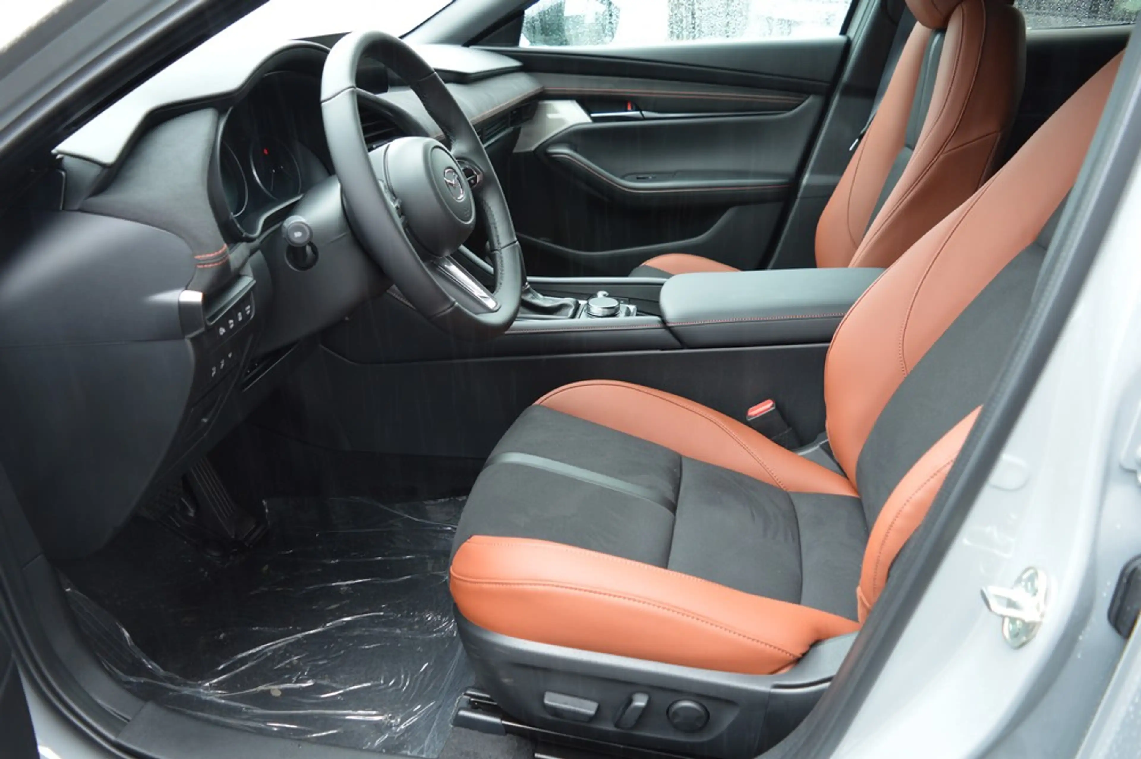 Mazda 3 e-SKYACTIV-G 140 HYBRID NAGISA AT *Leder+LED+3xPDC — photo 12