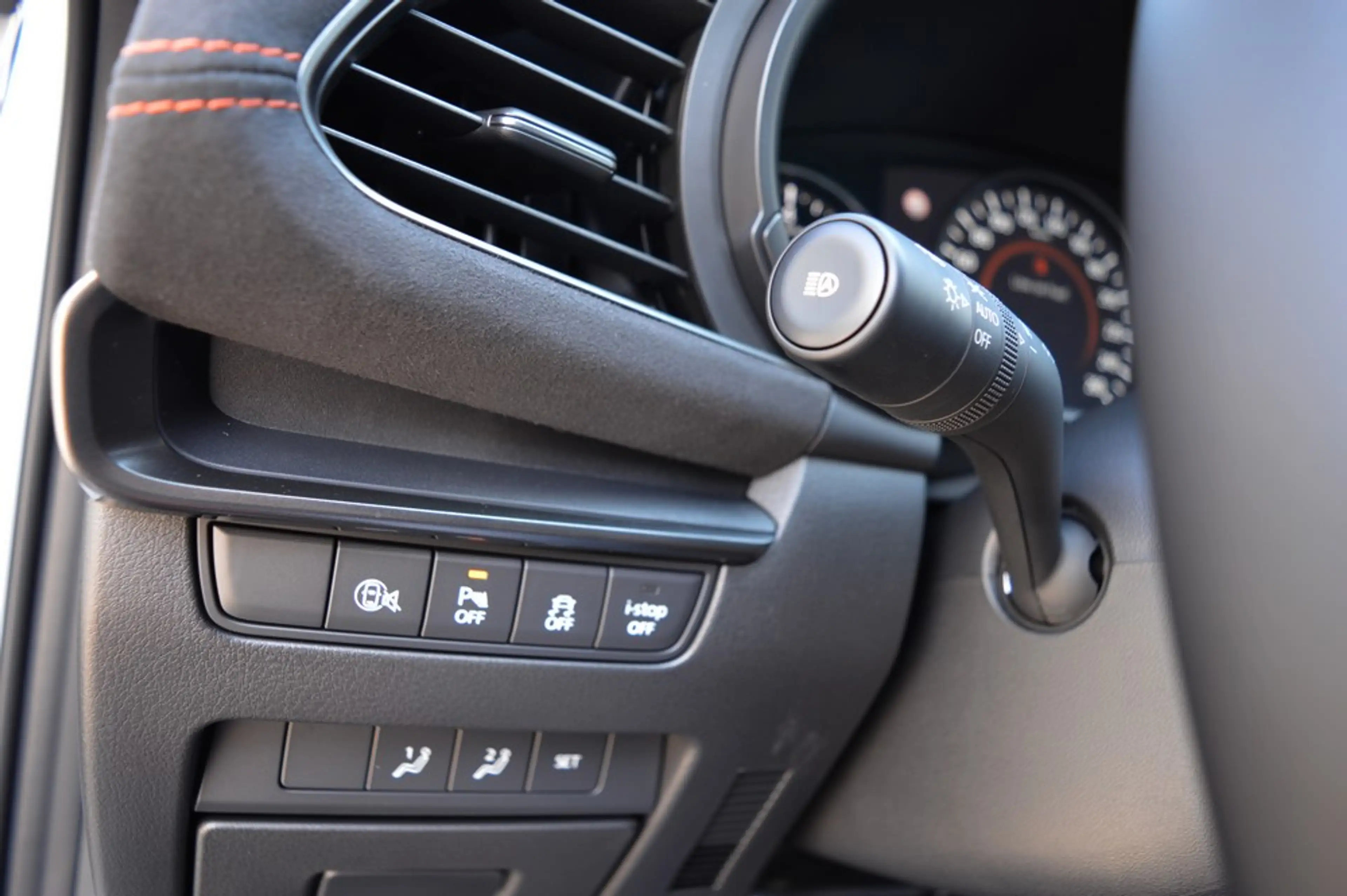 Mazda 3 e-SKYACTIV-G 140 HYBRID NAGISA AT *Leder+LED+3xPDC — photo 13