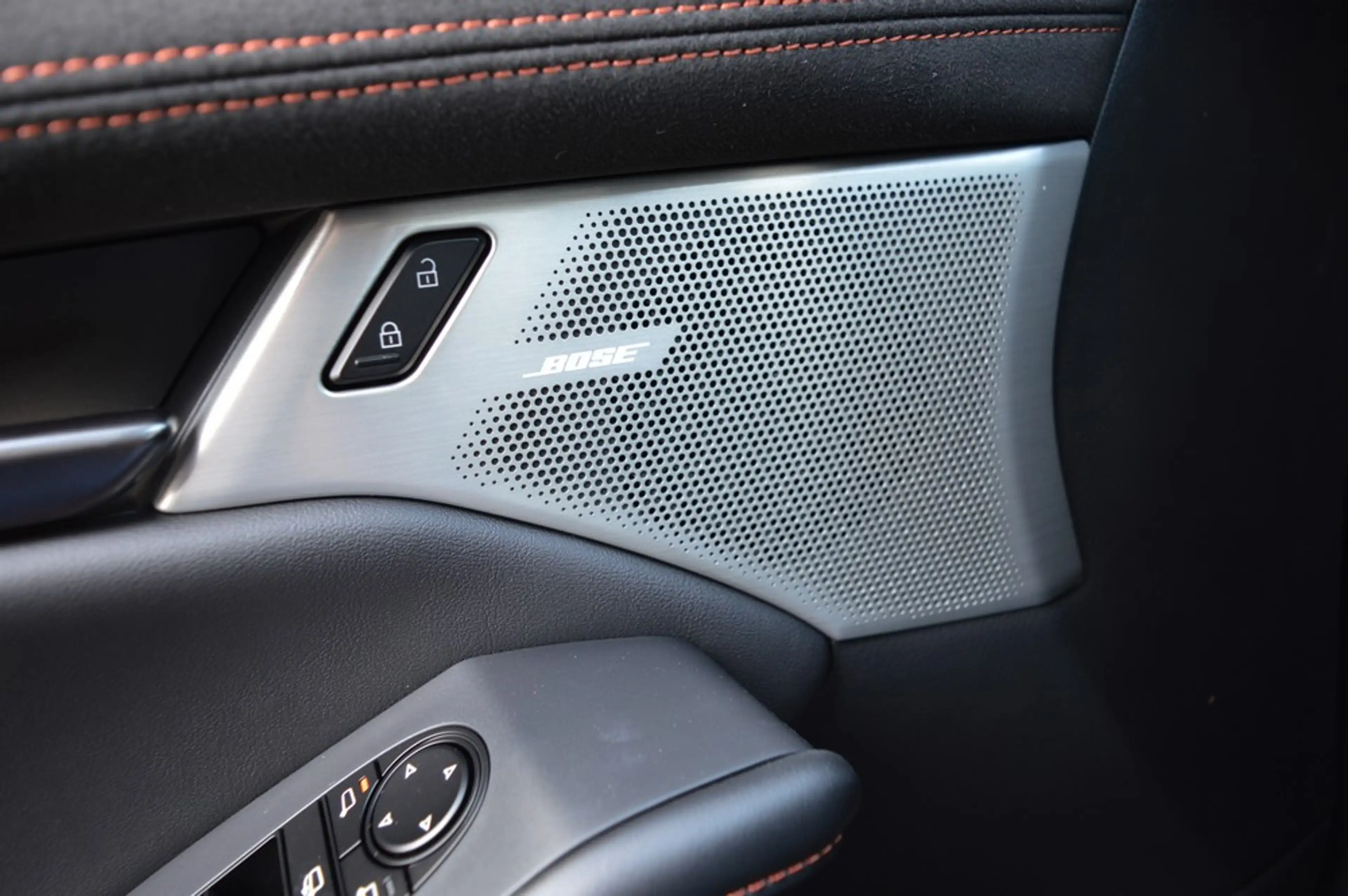 Mazda 3 e-SKYACTIV-G 140 HYBRID NAGISA AT *Leder+LED+3xPDC — photo 14
