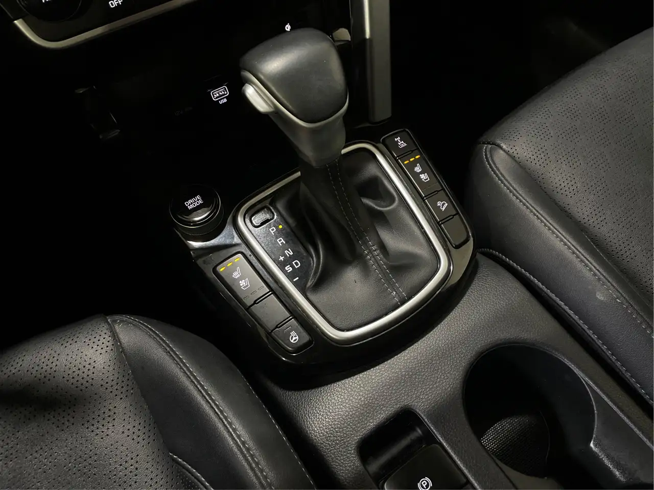 Kia Seltos снимка Kia Seltos