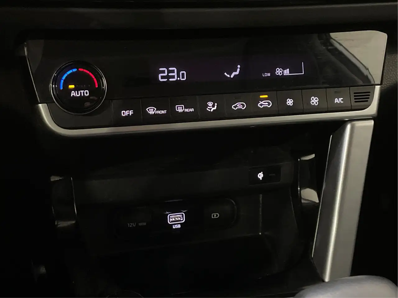 Kia Seltos снимка Kia Seltos