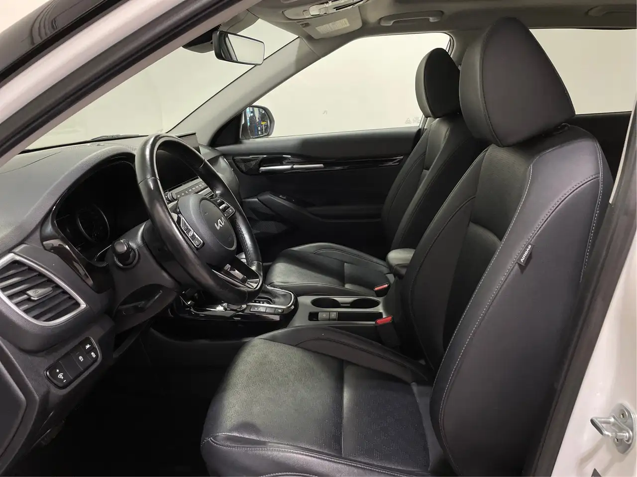 Kia Seltos снимка Kia Seltos