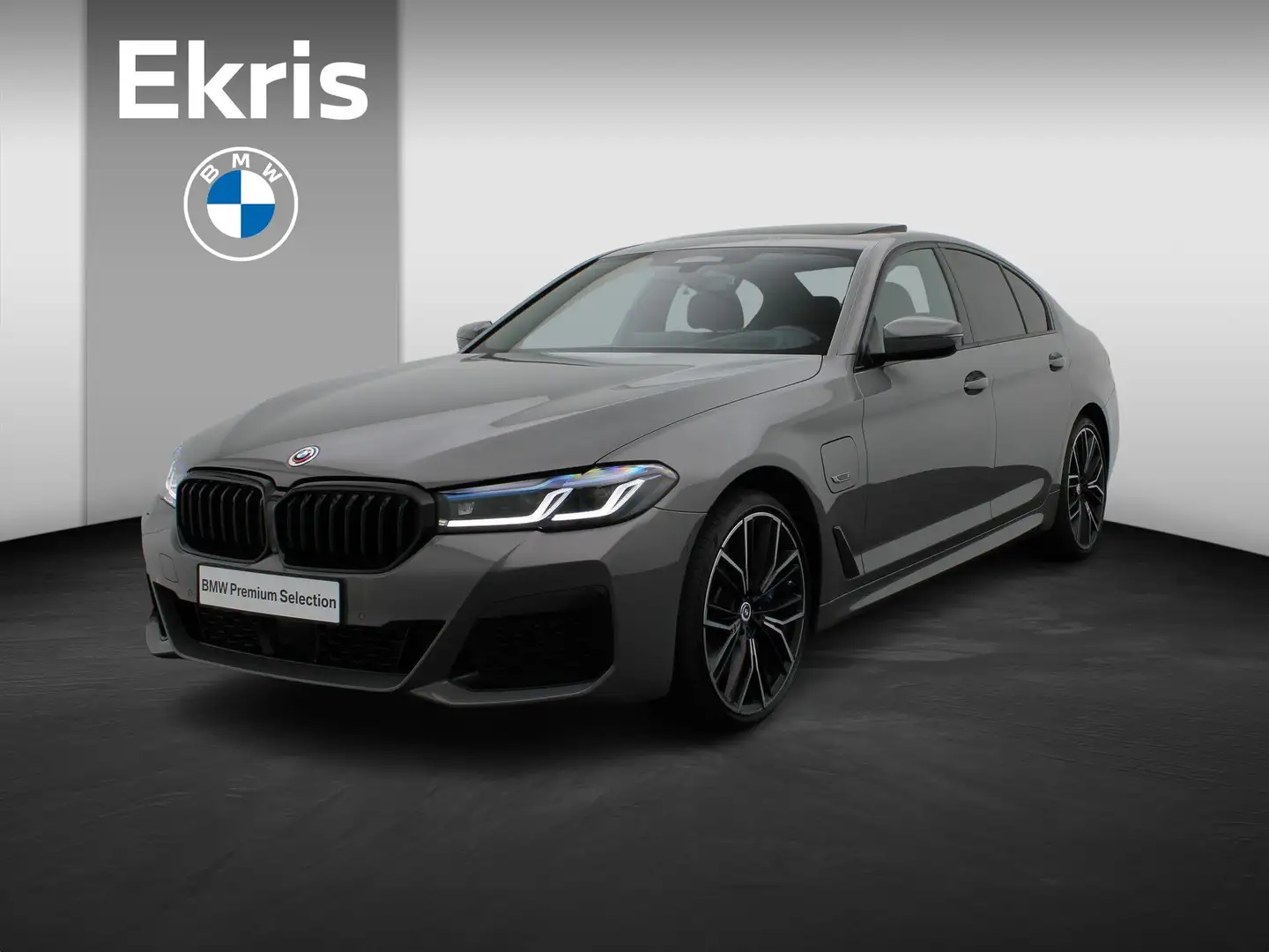 BMW 545 5 Serie Sedan 545e xDrive M Sportpakket | Innovati Gris - 1