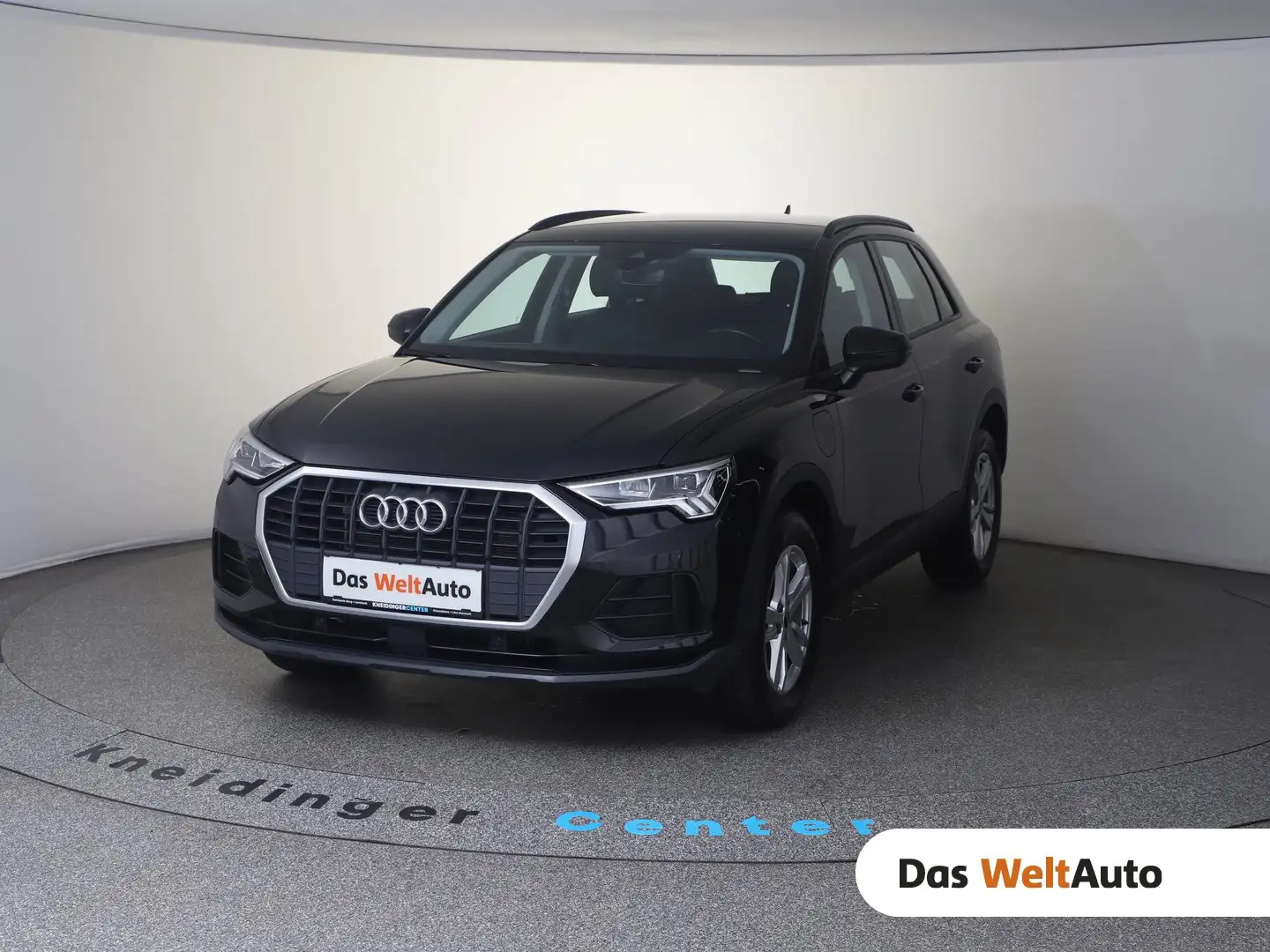 Audi Q3 e-tron 45 TFSI e Schwarz - 1