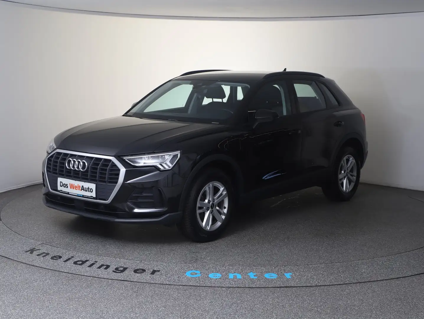 Audi Q3 e-tron 45 TFSI e Schwarz - 2