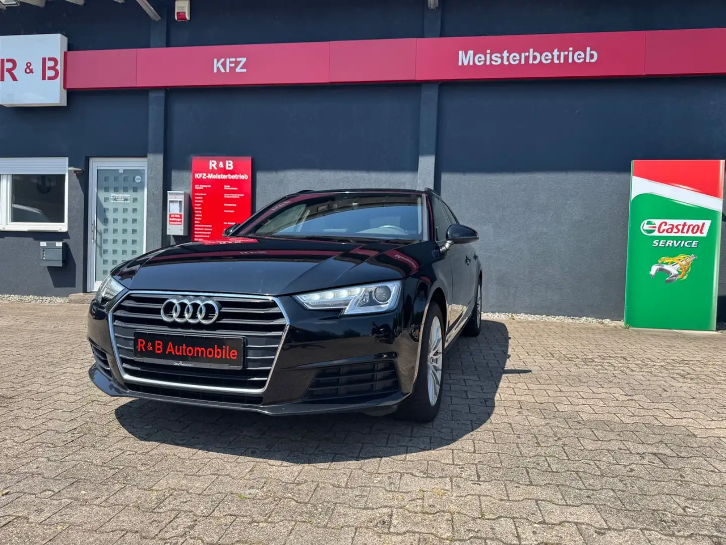 Audi A4 Avant basis*Led*AHK*Navi*Acc* Zahnriemen Neu Schwarz - 1
