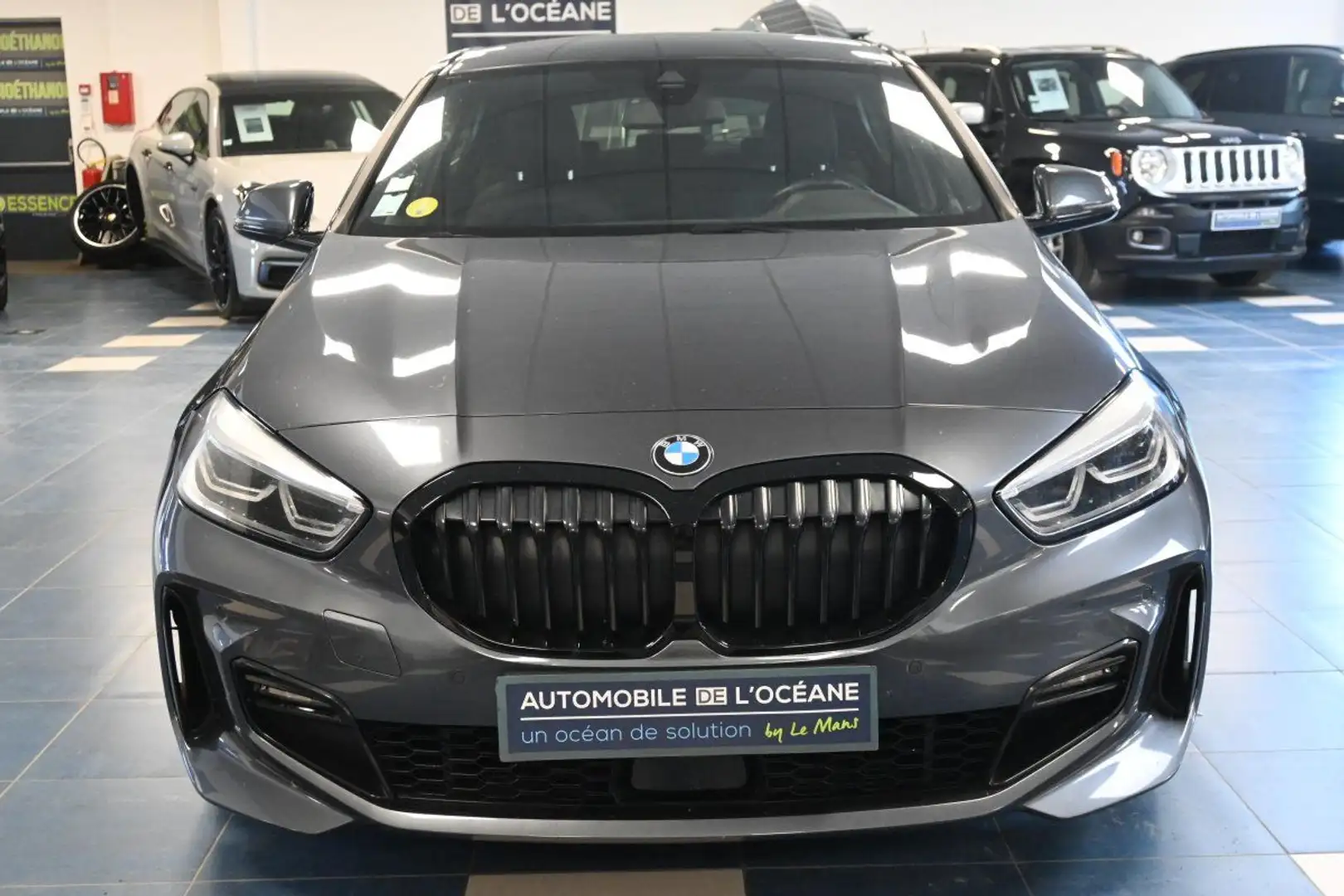 BMW 118 SERIE F40 118d 150 ch BVA8 M Sport Gris - 2