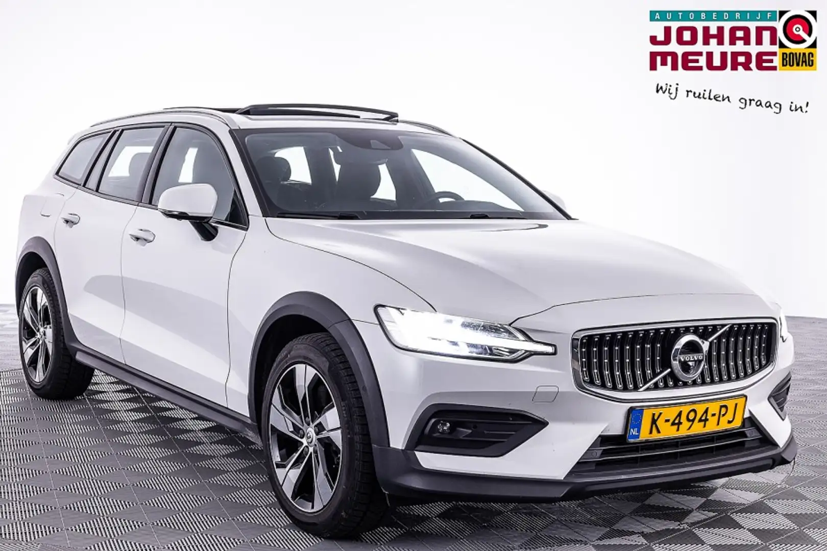 Volvo V60 Cross Country 2.0 B5 AWD Pro | PANORAMADAK | LEDER ✅ 1e Eigenaar Wit - 1