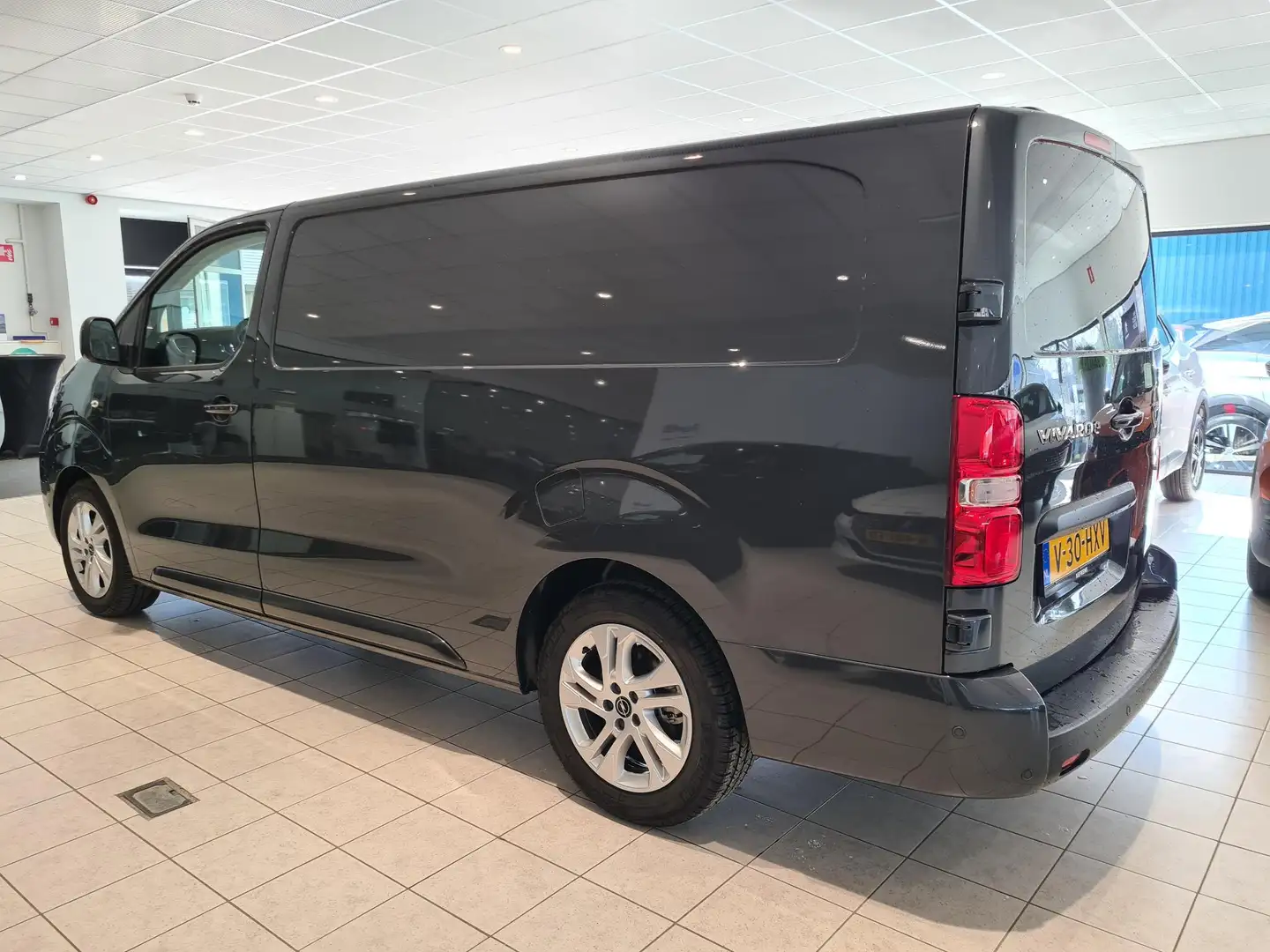 Opel Vivaro-e Electric L3 75 kWh | Keyless | Camera | 3-zits | D Gri - 2