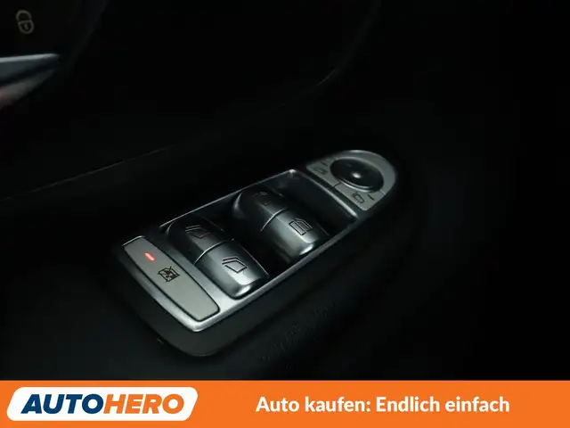Mercedes-Benz V-Class view 26