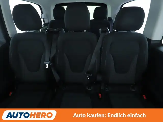Mercedes-Benz V-Class view 15