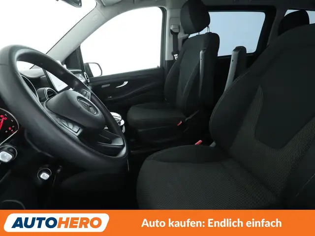 Mercedes-Benz V-Class view 10