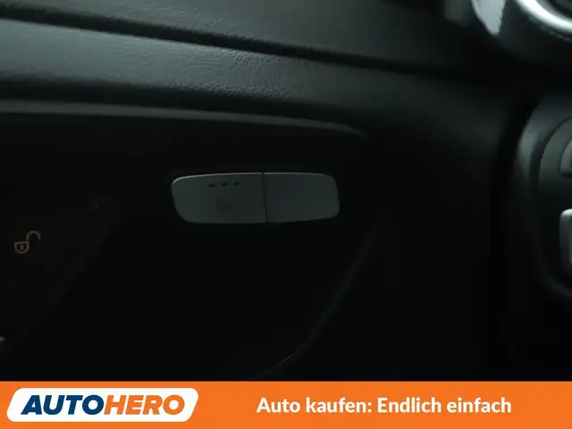 Mercedes-Benz V-Class view 27