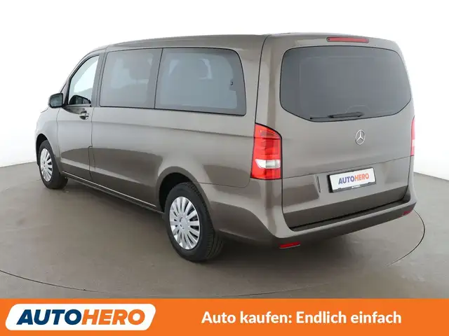 Mercedes-Benz V-Class view 4