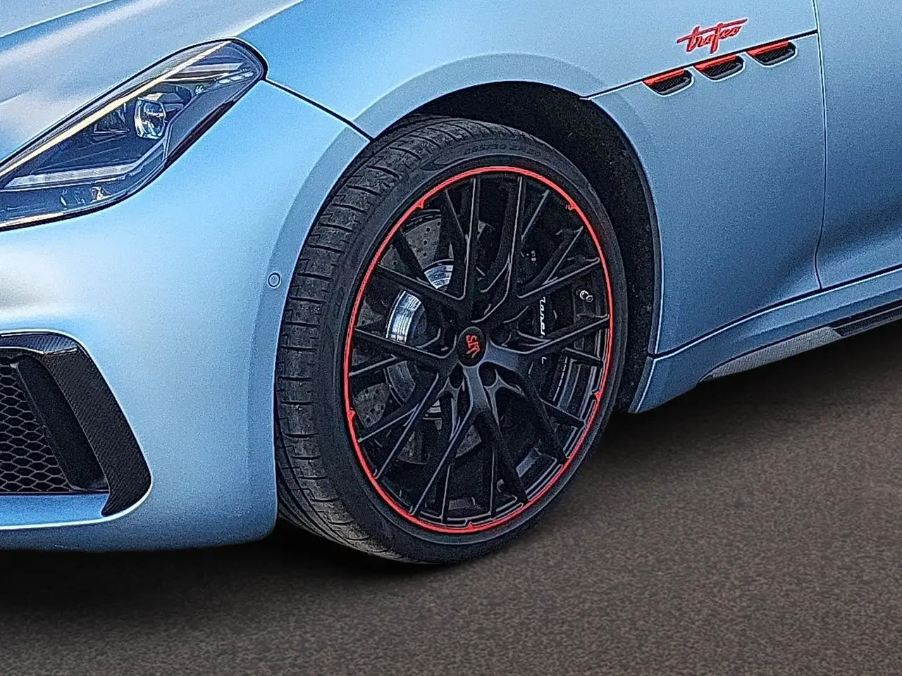 Maserati GranTurismo 2023 — фото 12