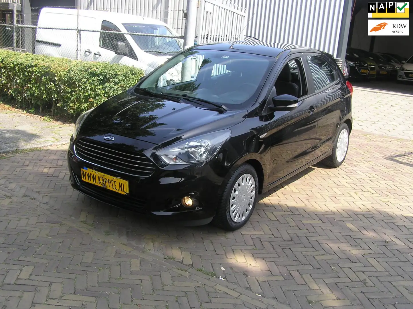 Ford Ka/Ka+ 1.2 Trend Ultimate 153 d km nap pas airco 2e eigen Noir - 1