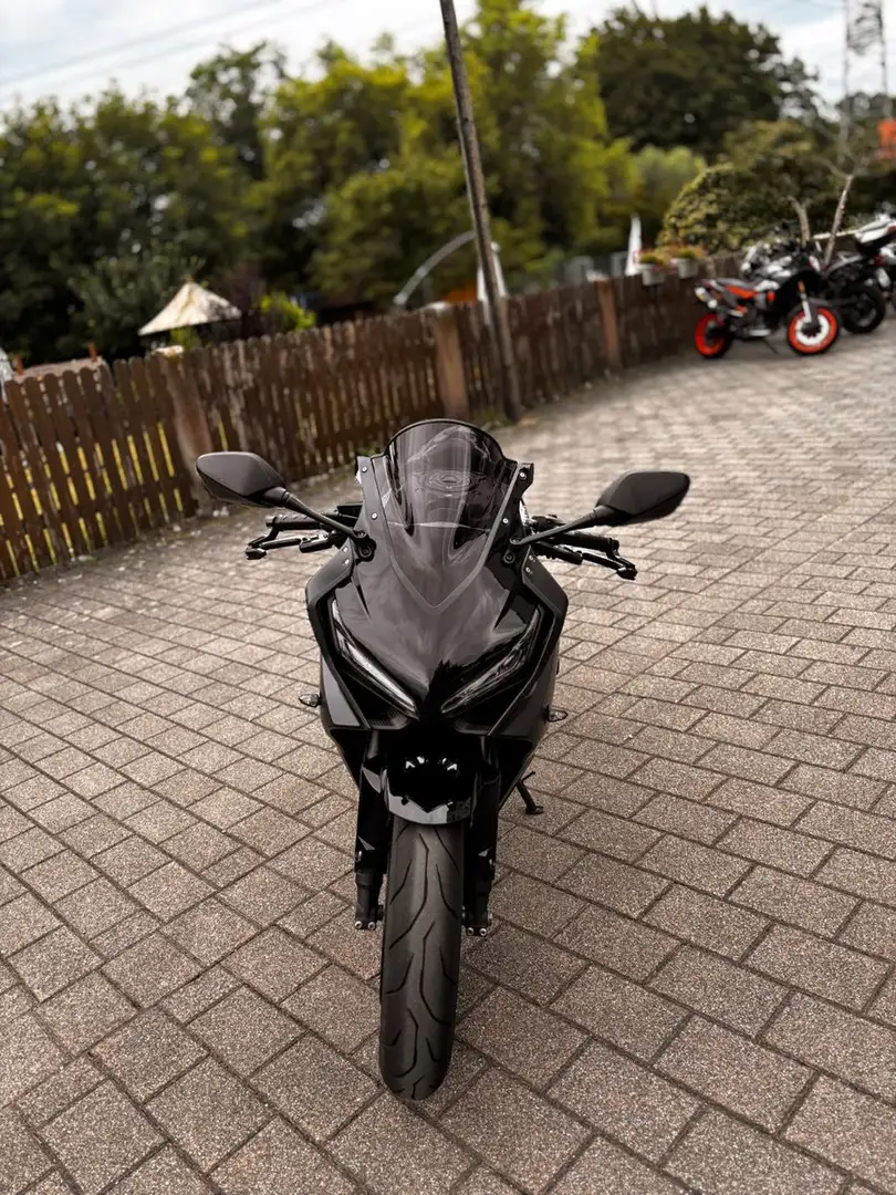 Honda CBR 650 R - 2