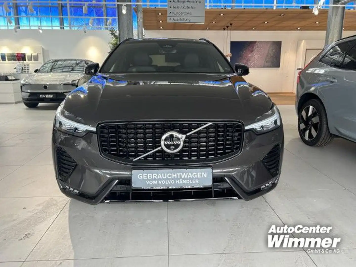 Volvo XC60 B4 B Plus Dark Licht+ Fahreassistenz+ AHK uvm Grau - 2