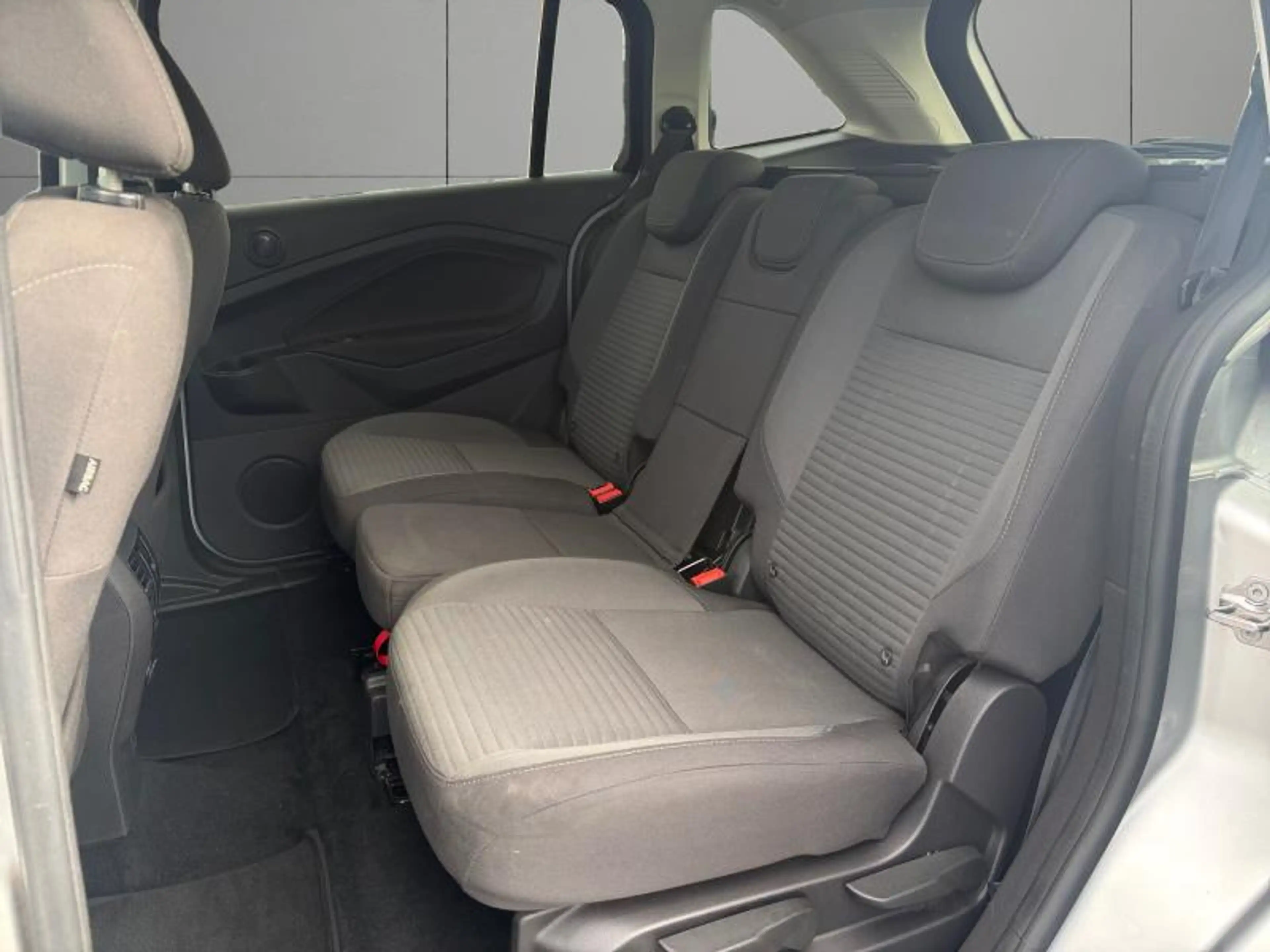 Ford Grand C-Max 1.5i 150cv Automatique Gris 06/18 Airco — photo 10