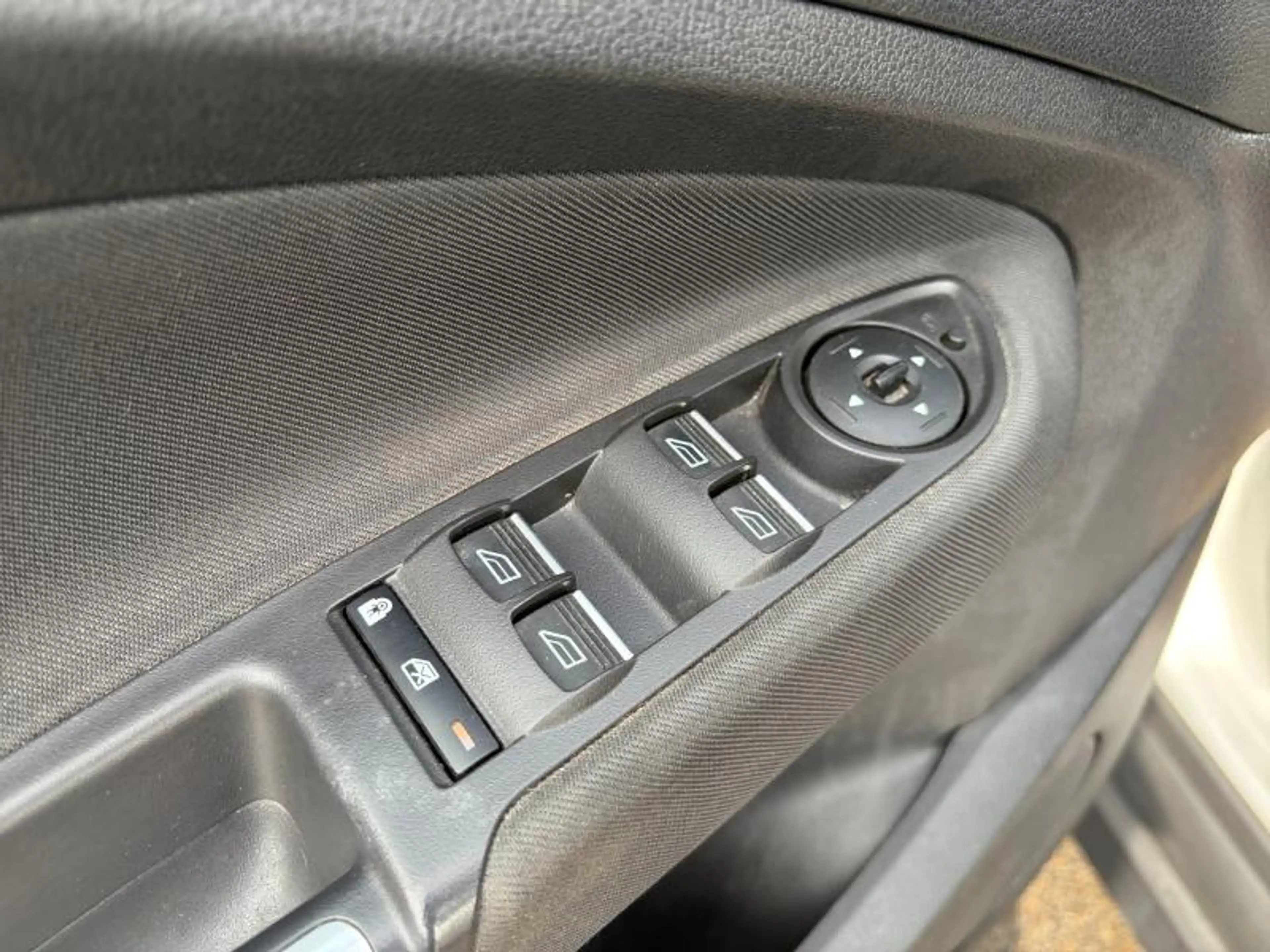Ford Grand C-Max 1.5i 150cv Automatique Gris 06/18 Airco — photo 11