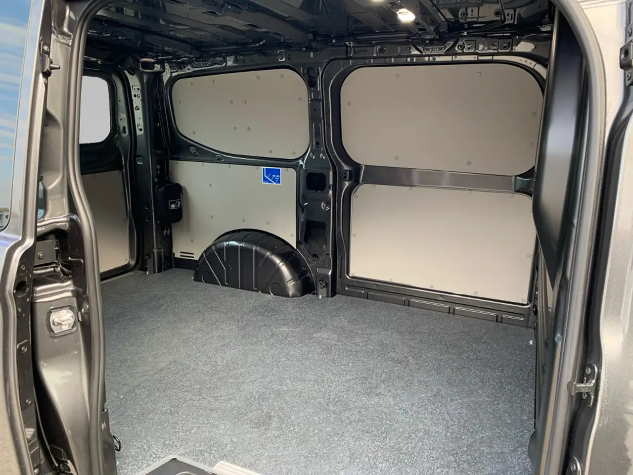 Volkswagen T7 Transporter e-Transporter Kasten HECKKL*AHK*CAM*HOLZB 11