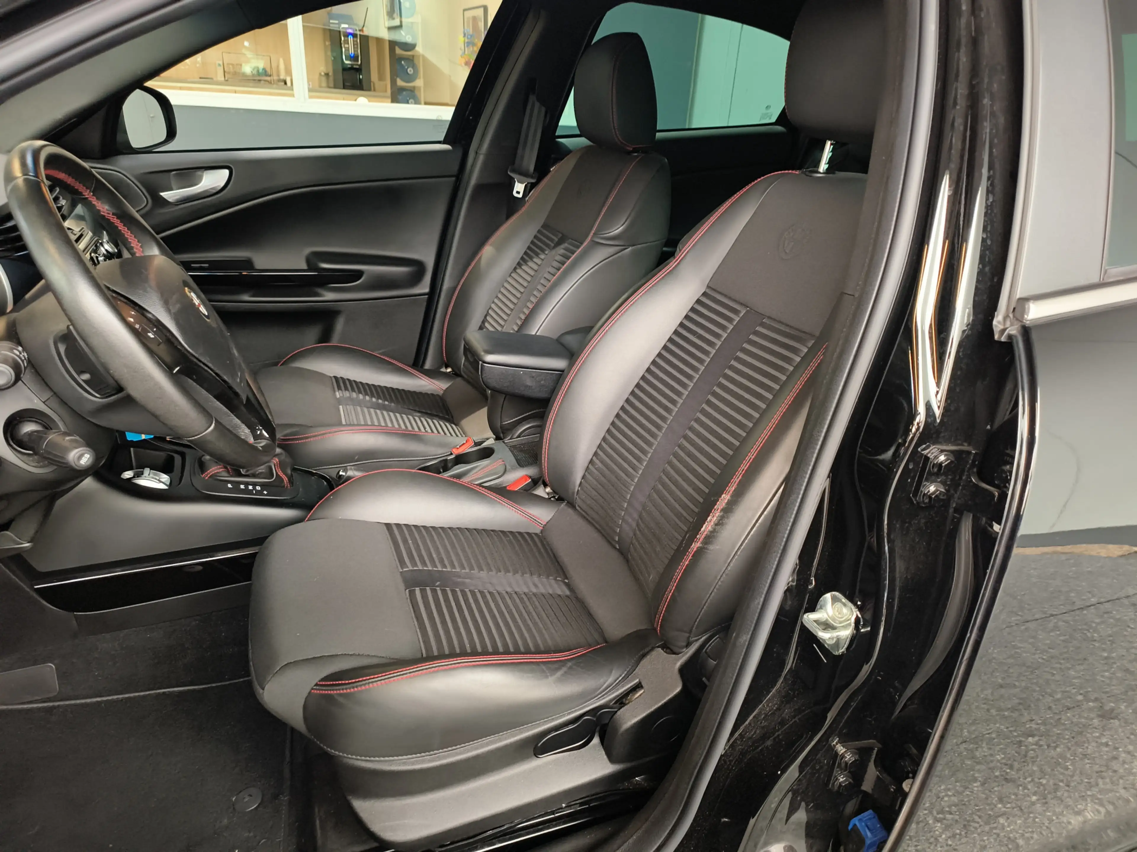 Alfa Romeo Giulietta 1.4 T Business Executive Automaat Rijklaar + 12 ma — photo 24