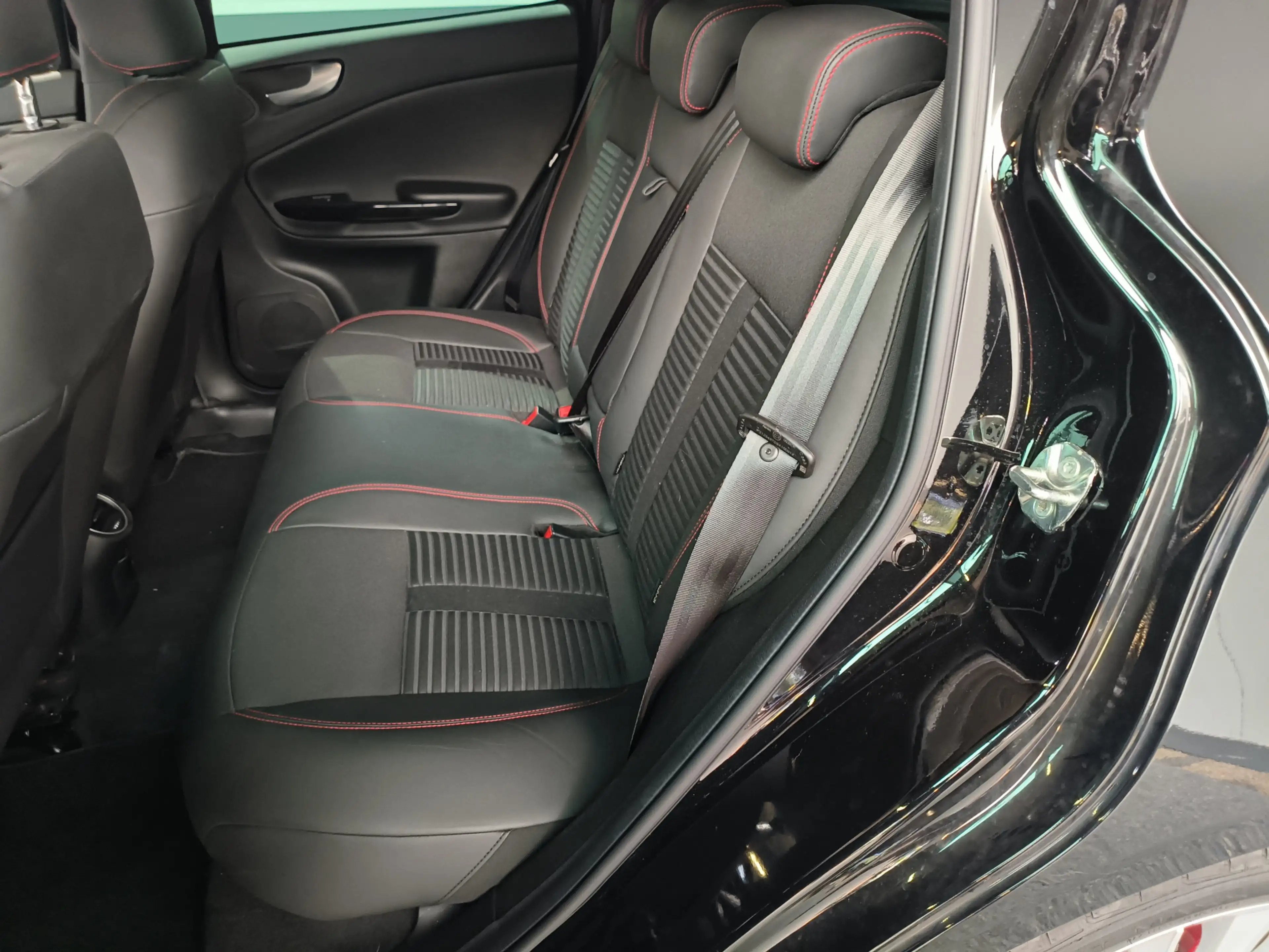 Alfa Romeo Giulietta 1.4 T Business Executive Automaat Rijklaar + 12 ma — photo 25
