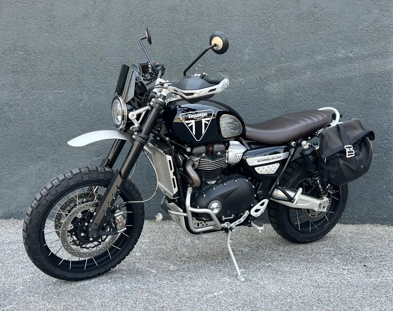 Triumph Scrambler Noir - 2