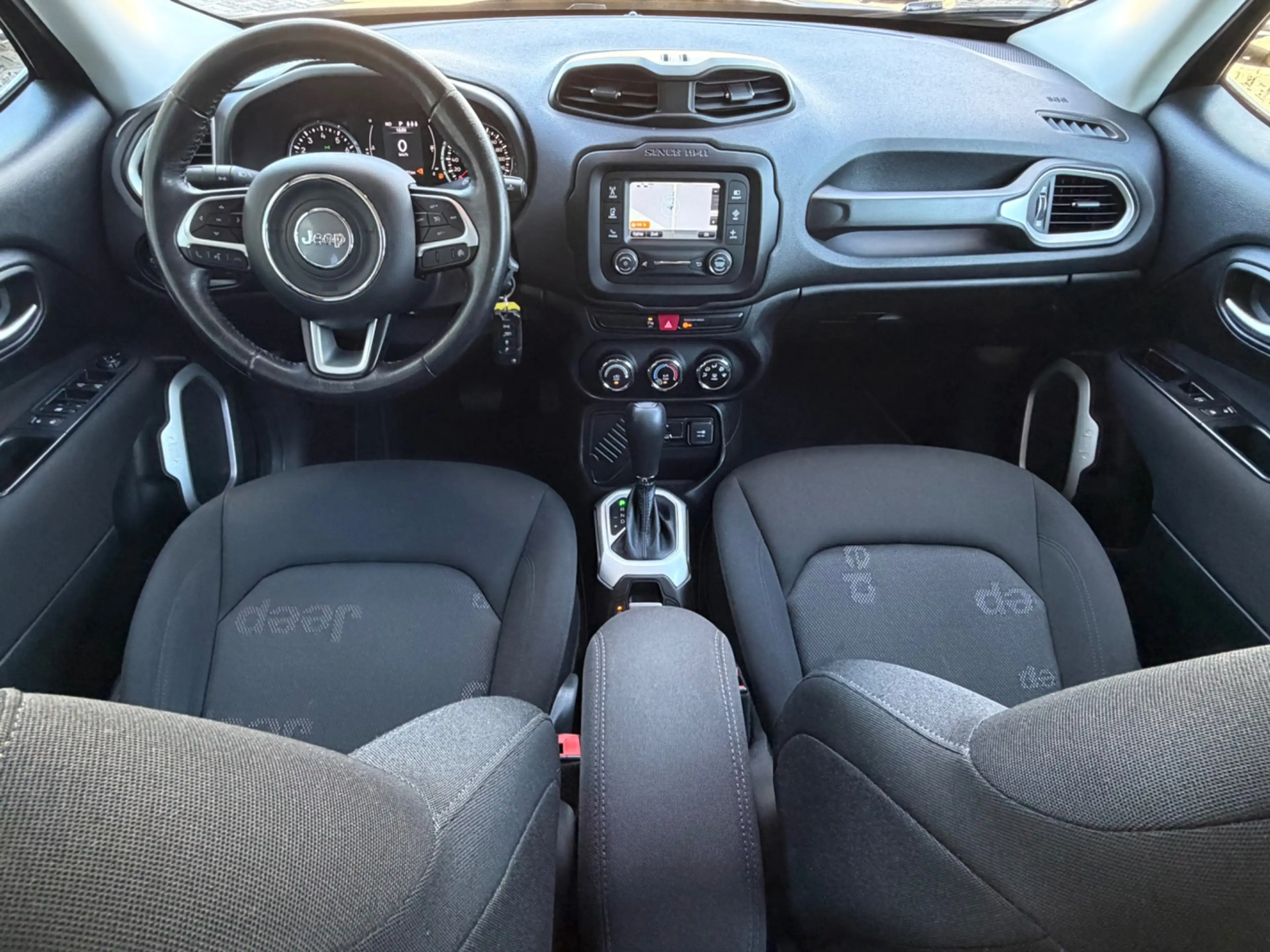 Jeep Renegade 1.4 automaat MultiAir Longitude, NAP, Navi, Cruise — photo 3