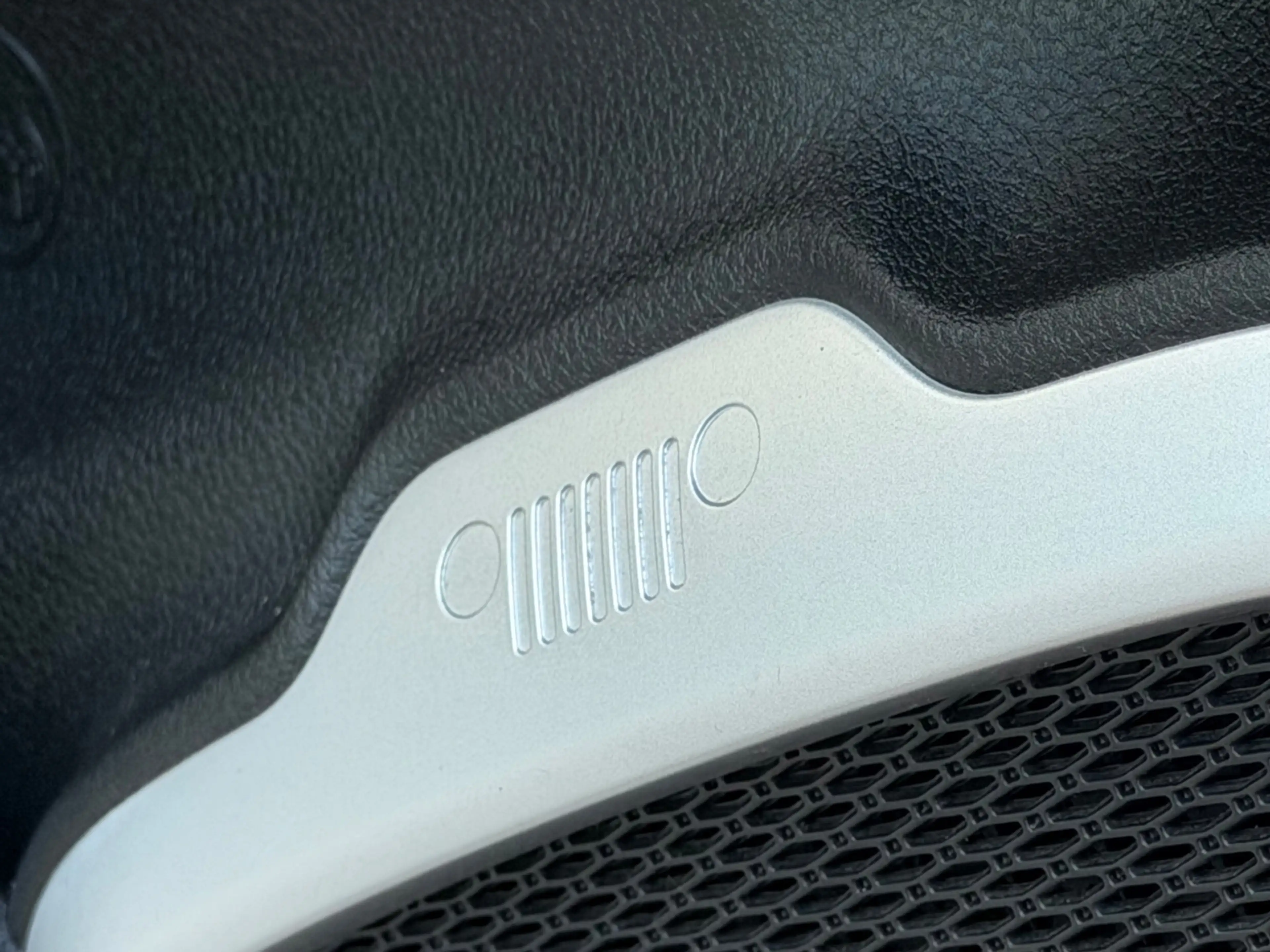 Jeep Renegade 1.4 automaat MultiAir Longitude, NAP, Navi, Cruise — photo 33
