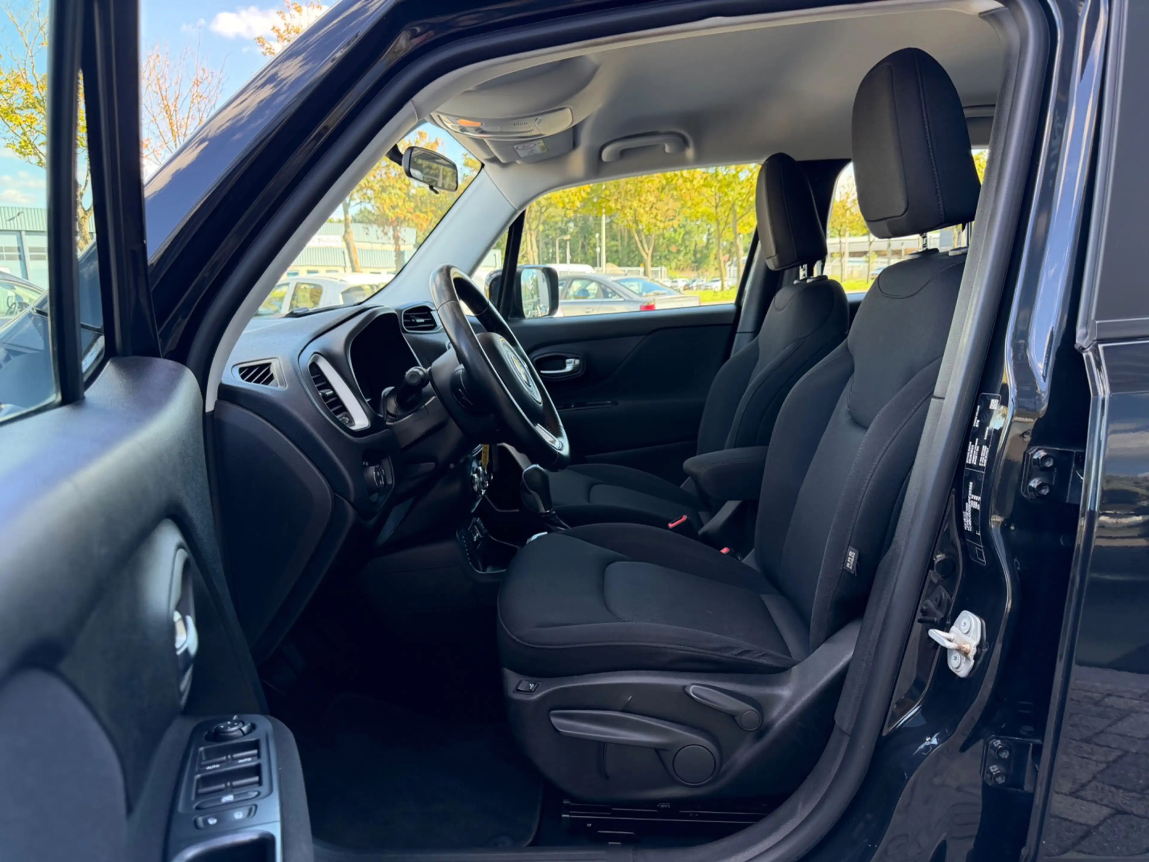 Jeep Renegade 1.4 automaat MultiAir Longitude, NAP, Navi, Cruise — photo 4