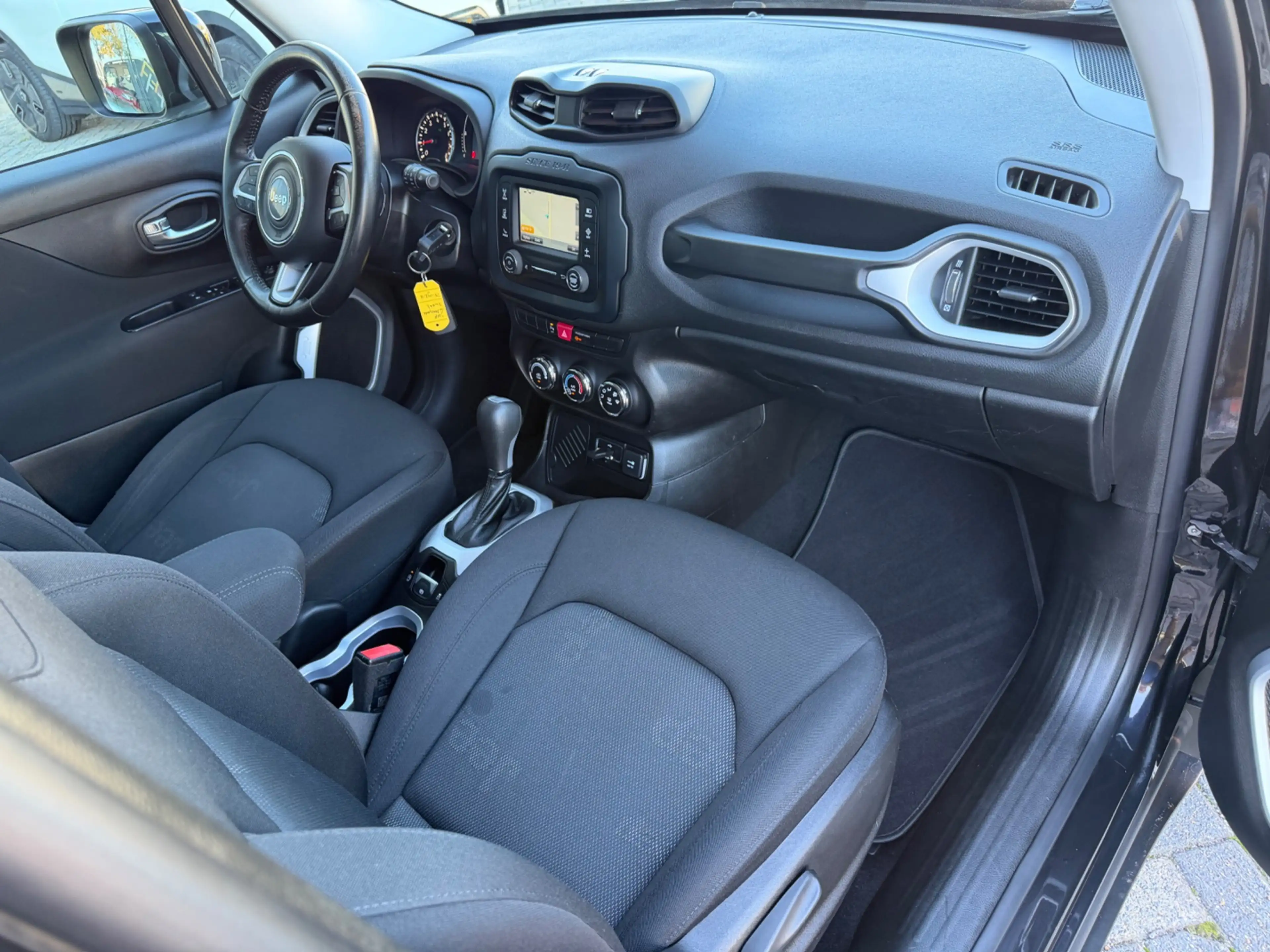 Jeep Renegade 1.4 automaat MultiAir Longitude, NAP, Navi, Cruise — photo 13