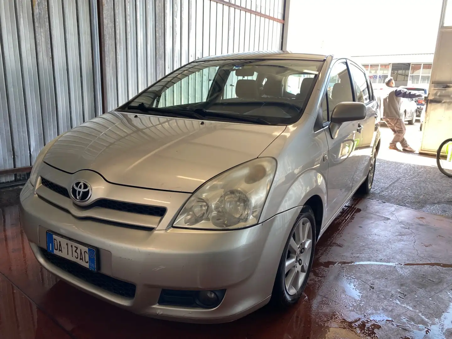 Toyota Corolla Verso 2.2 16V D-4D Sol Grau - 1