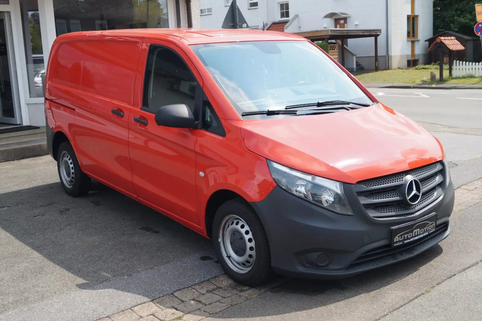 Mercedes-Benz Vito Kasten 111 CDI FWD*Klima*Navi*RFK*1.Hand Rot - 2