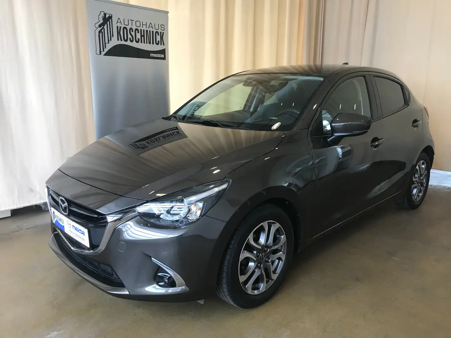 Mazda 2 SKYACTIV-G 90 5GS KIZOKUINT LIC-P TEC-P NAVIGATION Šedá - 1
